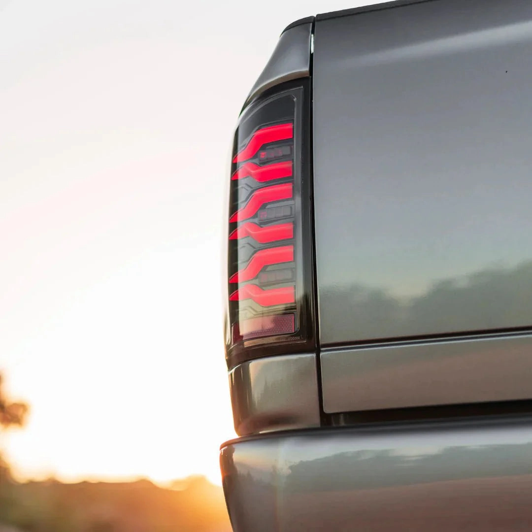 02-06 Dodge Ram 1500/03-06 Dodge Ram 2500/3500 Truck LUXX-Series LED Tail Lights Alpha-Black