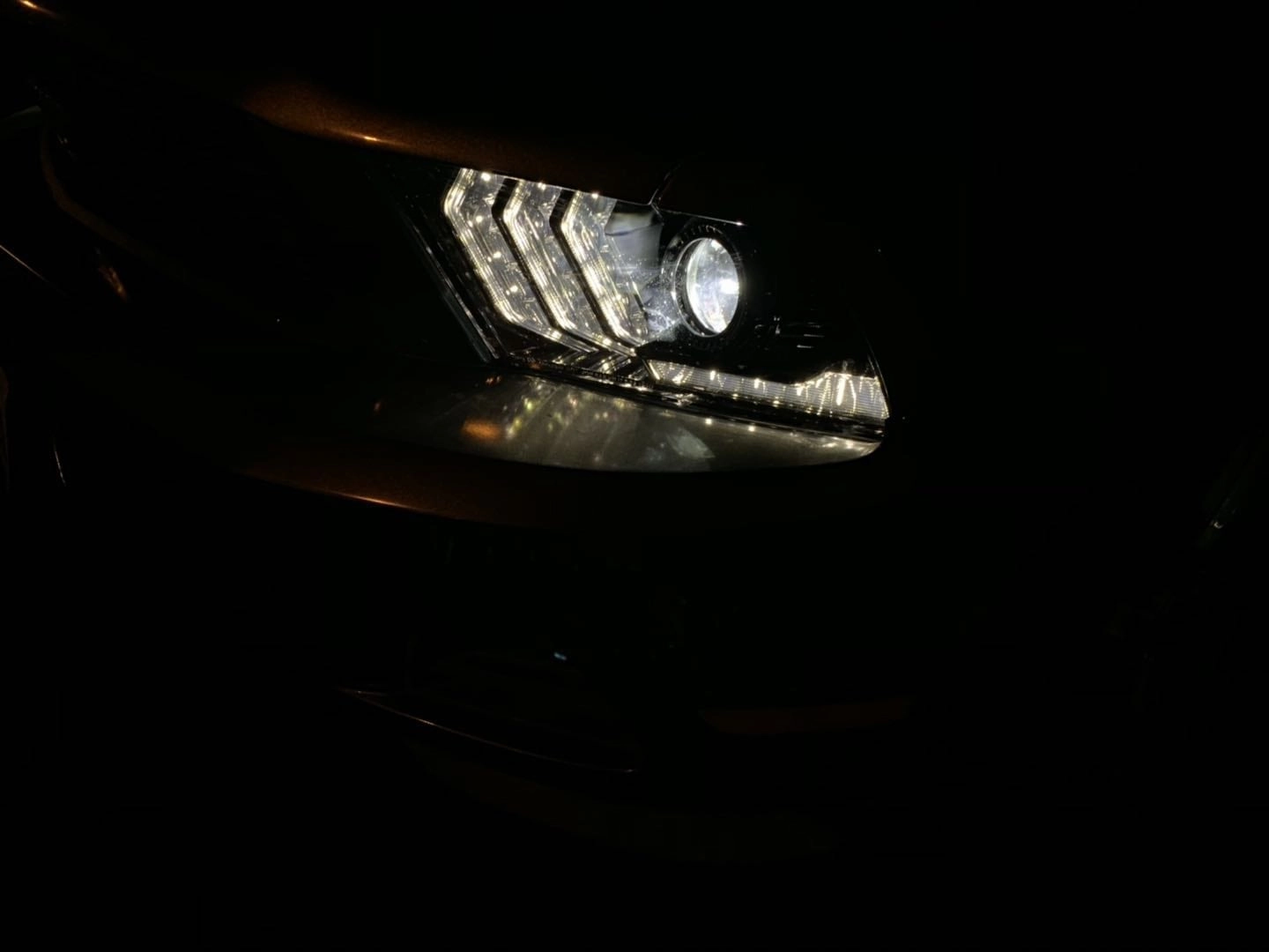 10-12 Ford Mustang LUXX-Series LED Projector Headlights Black