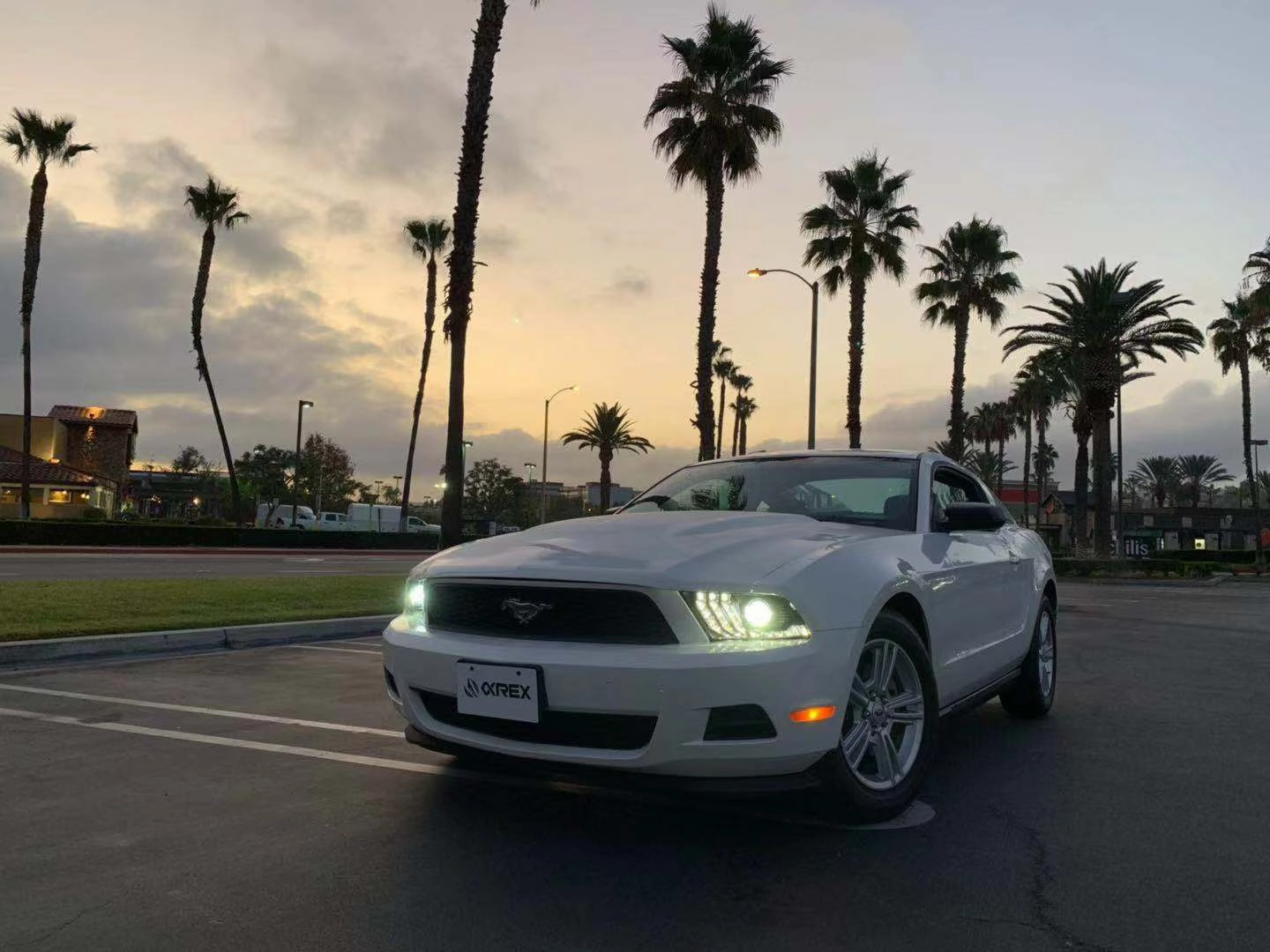 10-12 Ford Mustang LUXX-Series LED Projector Headlights Black
