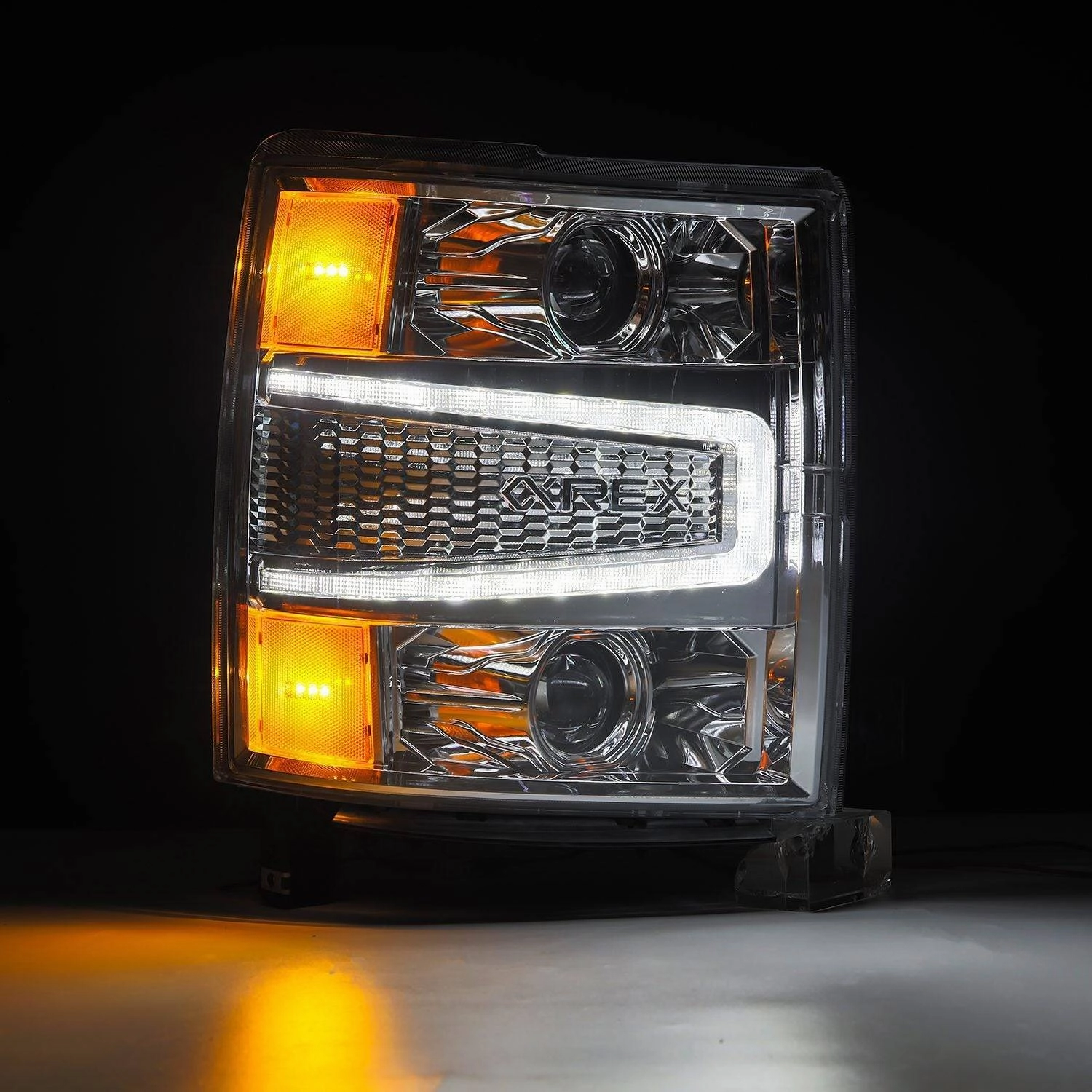 14-15 Chevrolet Silverado LUXX-Series LED Projector Headlights Chrome