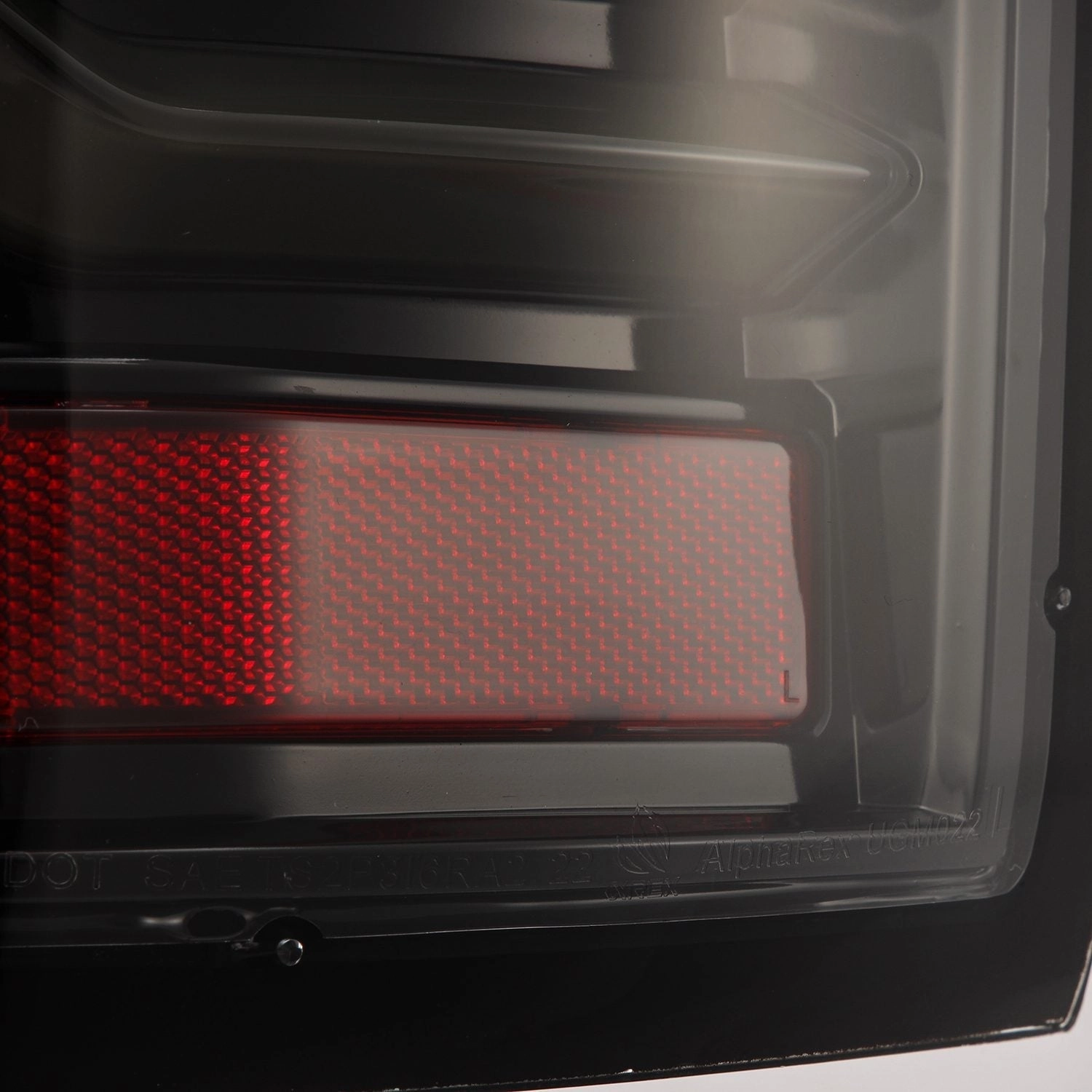 14-18 GMC Sierra 1500/2500HD/3500HD LUXX-Series LED Tail Lights Alpha-Black