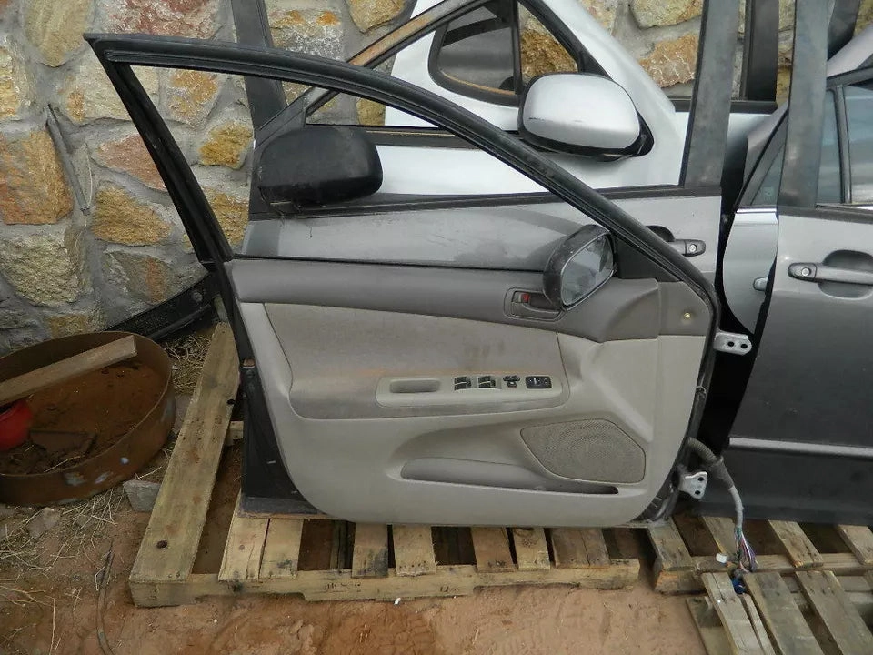 2002 2003 2004 2005 2006 TOYOTA CAMRY FRONT LEFT DRIVER DOOR OEM
