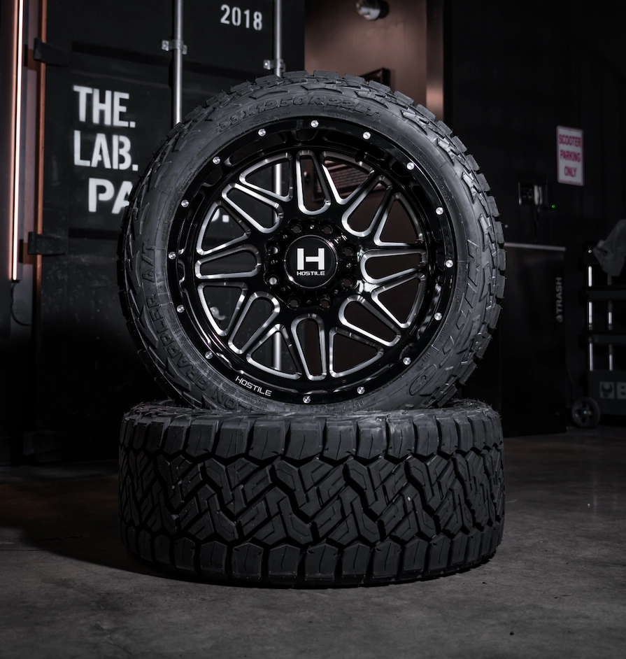 2011 - 2025 Chevy/GMC Silverado/ Sierra 2500/3500 Hostile H108 Sprocket & Nitto Recon Grappler A T 33x12.50R22LT
