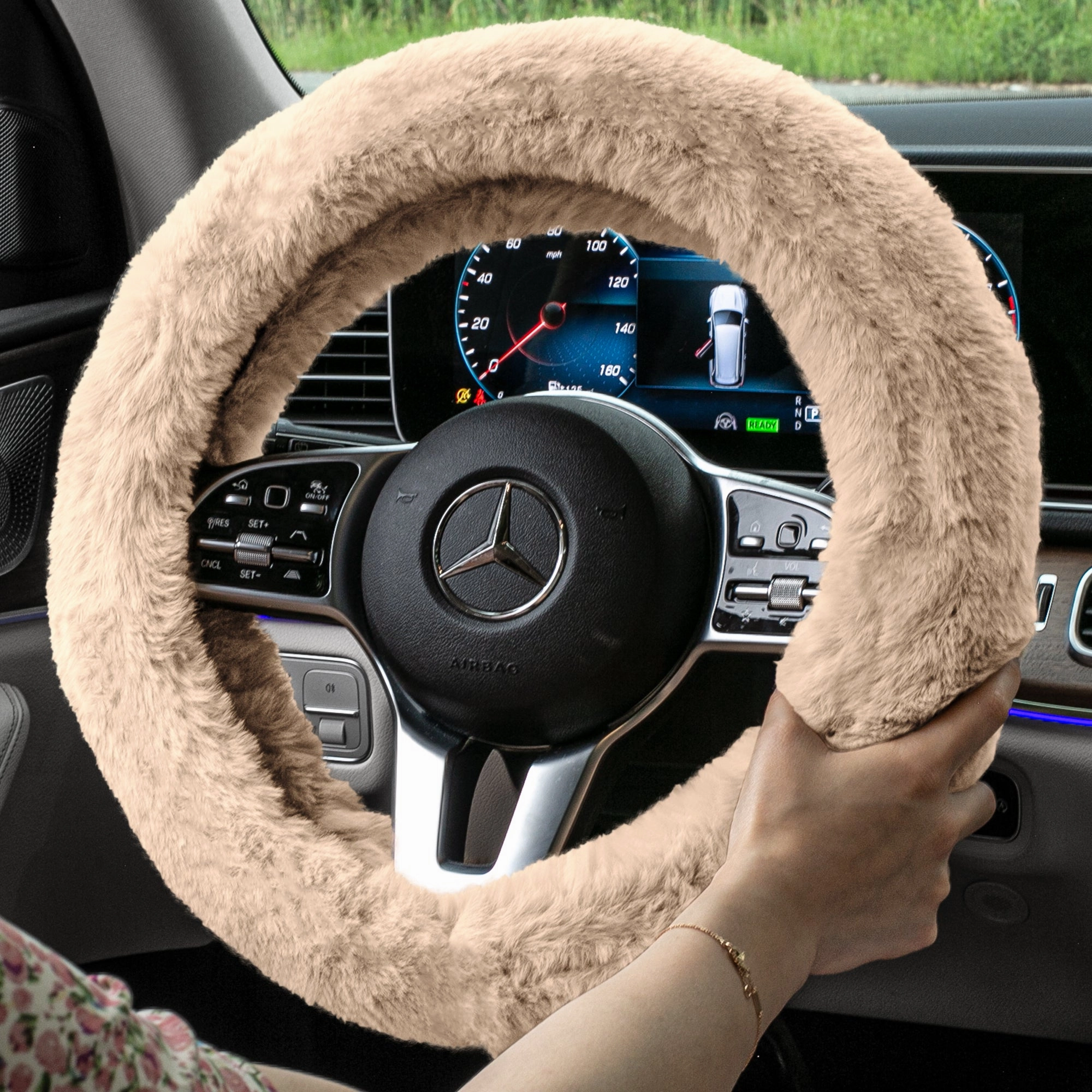 Doe16 Faux Rabbit Fur Steering Wheel Cover Beige