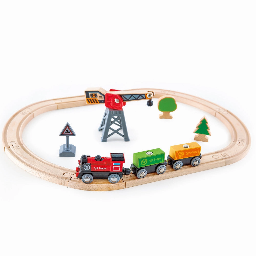 Hape - Cargo Delivery Loop - Battery Powered Engine & Oval Track Railway Set