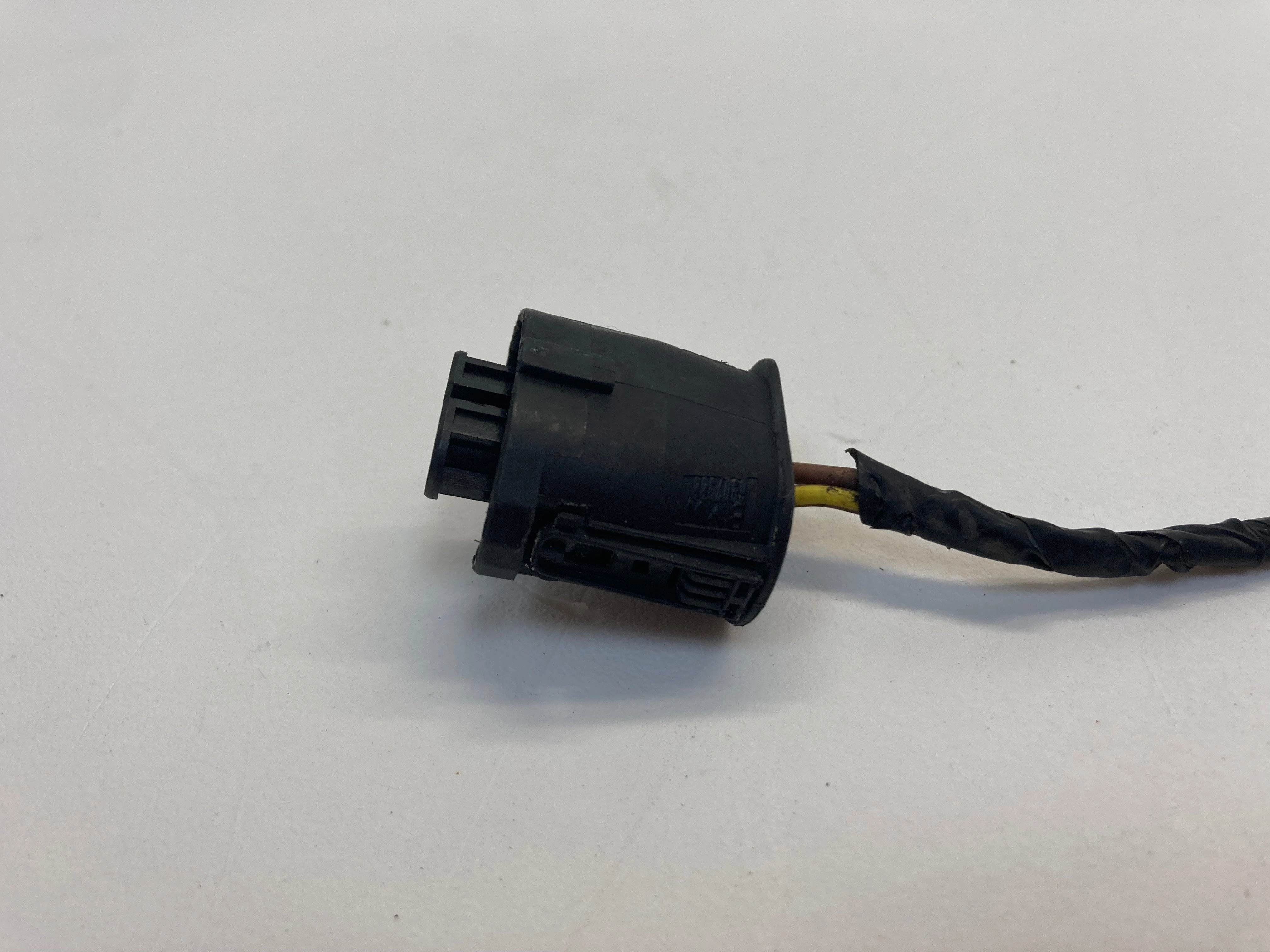 Mini Cooper Front Fog Light Connector with Wire 02-16 R5x R6x